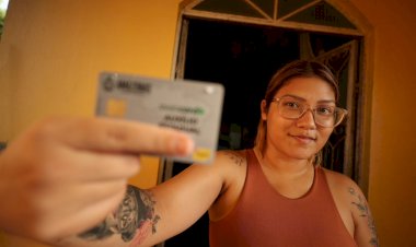 Governador Wilson Lima entrega 800 novos cartões do Auxílio Estadual e reforça ações sociais em Autazes