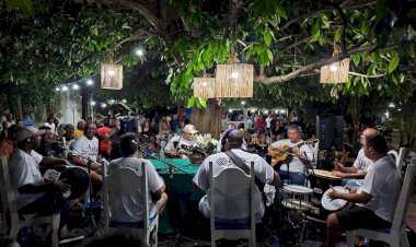 Ases do Pagode aposta em repertório dos anos 90 em show com Alcione*