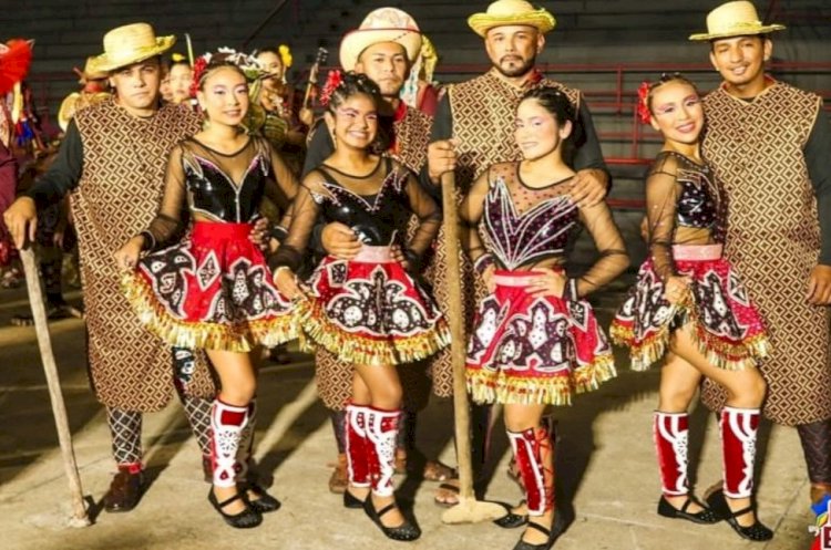 Espetáculo gratuito celebra cultura nordestina no palco do Teatro Amazonas