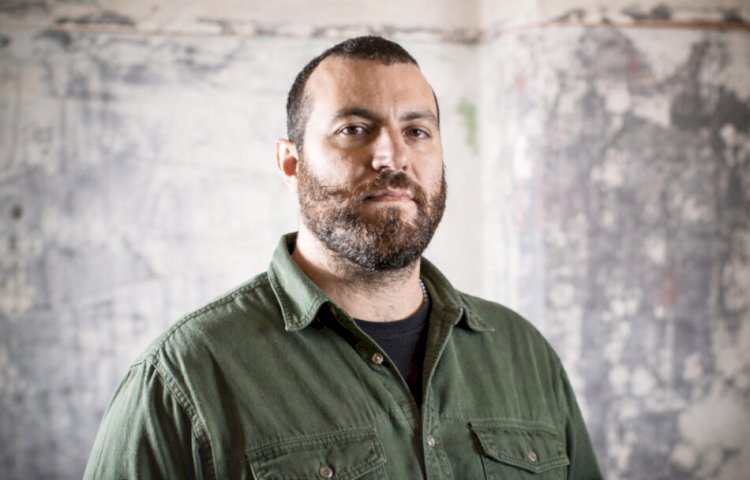 Cantor Kiko Dinucci estreia show ‘Rastilho’ nesta quinta em Manaus