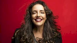 Ana Carolina se apresenta neste sábado (6) em Manaus